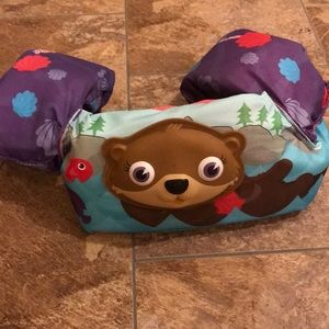 Sea otter puddle jumper